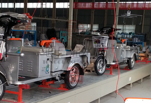 三輪車(chē)裝配線